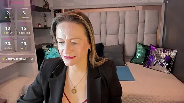 Charlot milf online show from 10/14/25, 12:06