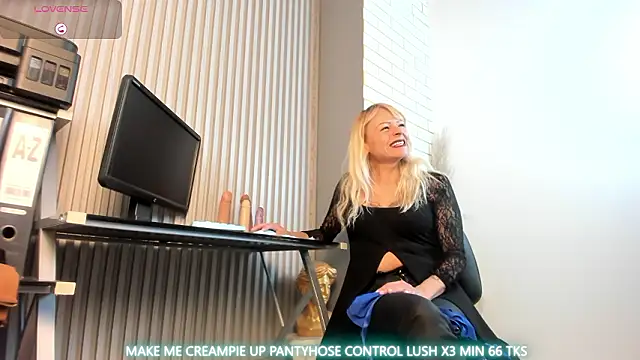 Snapshot of samanthajonexxx chatting on 02/20/26, 03:56 samanthajonexxx online show from 02/20/26, 03:56