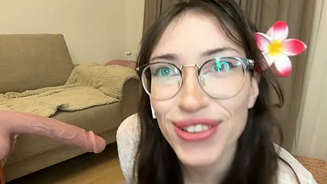 Snapshot of Kelly_Berry__ chatting on 12/14/25, 05:18 Kelly Berry online show from 12/14/25, 05:18