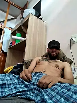 Snapshot of wolfsexmxn chatting on 09/21/25, 08:21 wolfsexmxn online show from 09/21/25, 08:21