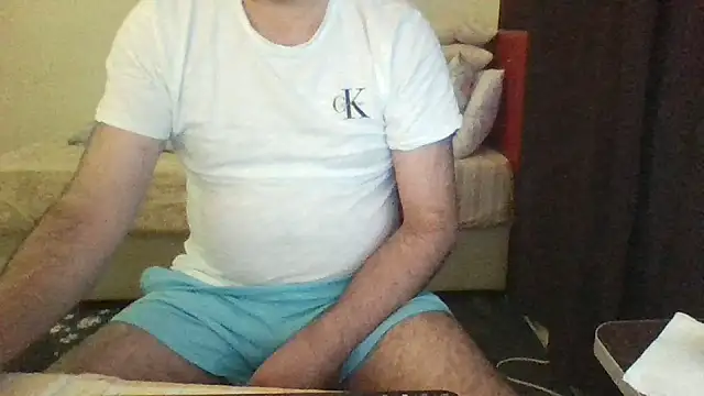 Snapshot of st206boy chatting on 07/08/26, 12:37 st206boy online show from 07/08/26, 12:37