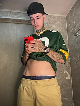 samm4044 online show from 12/14/25, 12:27