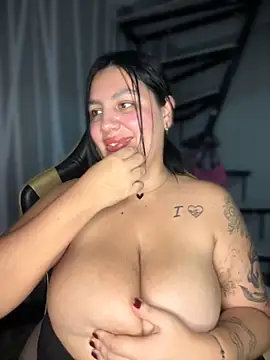 Snapshot of victoria_amatista_ chatting on 10/30/25, 03:30 victoria amatista online show from 10/30/25, 03:30