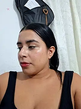 Snapshot of channell0 chatting on 10/11/25, 05:17 channell0 online show from 10/11/25, 05:17