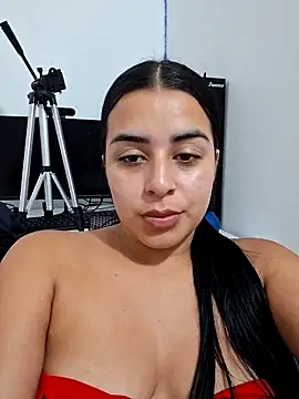 Snapshot of channell0 chatting on 11/04/25, 06:34 channell0 online show from 11/04/25, 06:34