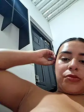 Snapshot of channell0 chatting on 11/05/25, 06:35 channell0 online show from 11/05/25, 06:35