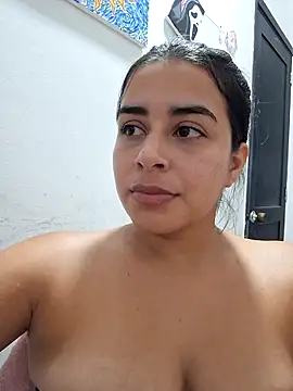 Snapshot of channell0 chatting on 12/18/25, 05:46 channell0 online show from 12/18/25, 05:46