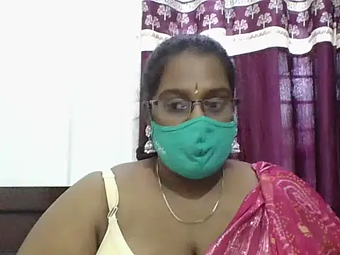 Snapshot of Reena-gowda chatting on 09/13/25, 06:24 Reena-gowda online show from 09/13/25, 06:24