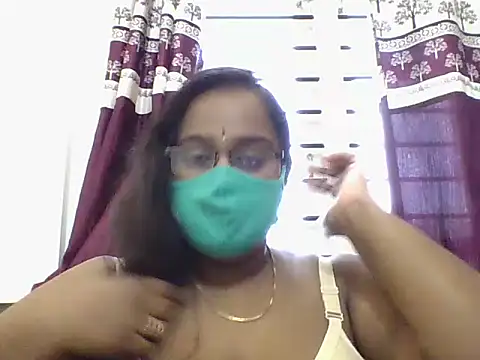 Snapshot of Reena-gowda chatting on 09/15/25, 03:50 Reena-gowda online show from 09/15/25, 03:50