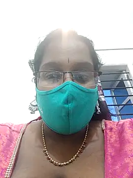 Snapshot of Reena-gowda chatting on 09/17/25, 01:02 Reena-gowda online show from 09/17/25, 01:02