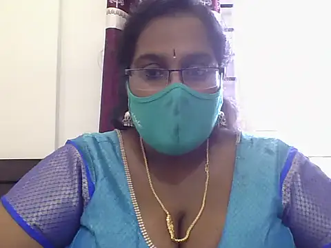 Snapshot of Reena-gowda chatting on 09/18/25, 06:15 Reena-gowda online show from 09/18/25, 06:15