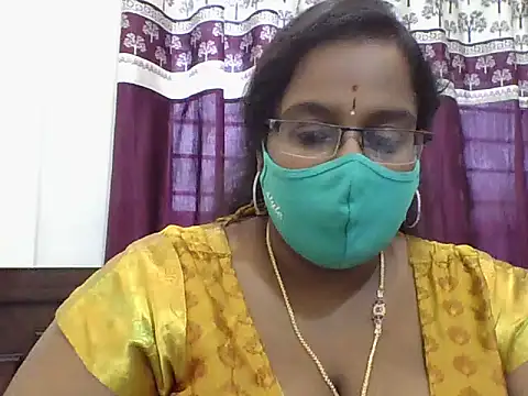 Snapshot of Reena-gowda chatting on 09/19/25, 06:37 Reena-gowda online show from 09/19/25, 06:37