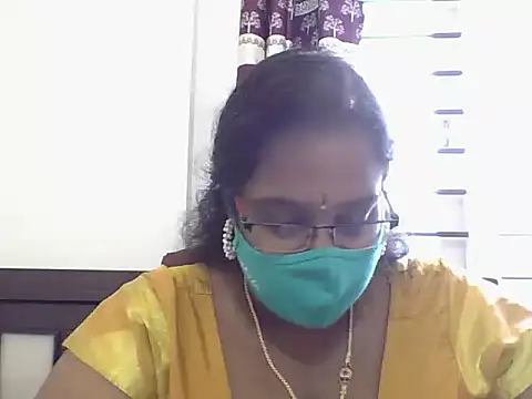 Snapshot of Reena-gowda chatting on 09/20/25, 06:14 Reena-gowda online show from 09/20/25, 06:14