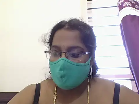 Snapshot of Reena-gowda chatting on 09/26/25, 07:12 Reena-gowda online show from 09/26/25, 07:12