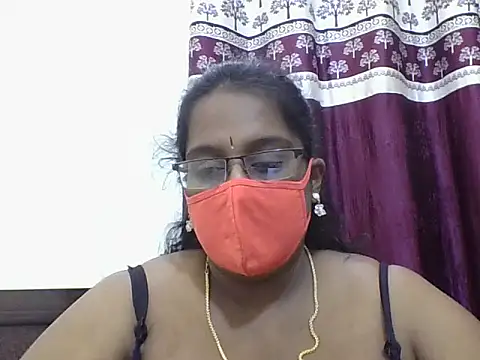 Snapshot of Reena-gowda chatting on 09/29/25, 12:27 Reena-gowda online show from 09/29/25, 12:27