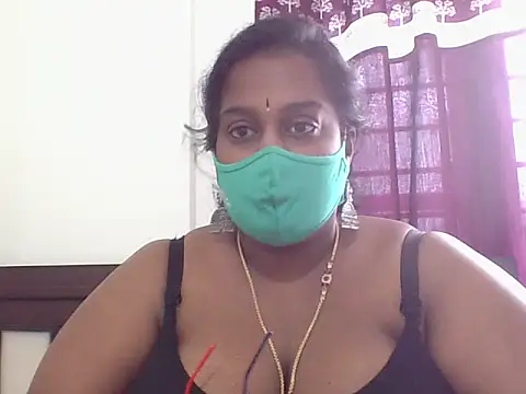 Snapshot of Reena-gowda chatting on 10/16/25, 07:31 Reena-gowda online show from 10/16/25, 07:31