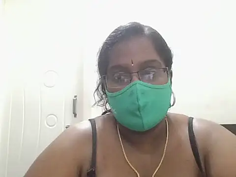 Snapshot of Reena-gowda chatting on 11/03/25, 08:21 Reena-gowda online show from 11/03/25, 08:21