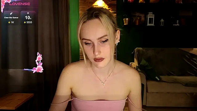 Snapshot of Belle_Vill3575 chatting on 09/12/25, 08:25 Belle Vill3575 online show from 09/12/25, 08:25