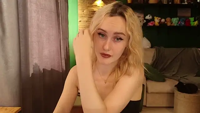 Snapshot of Belle_Vill3575 chatting on 09/14/25, 06:12 Belle Vill3575 online show from 09/14/25, 06:12