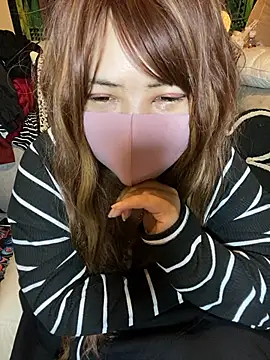 Snapshot of xoxLILxMELOxox chatting on 11/07/25, 02:28 xoxLILxMELOxox online show from 11/07/25, 02:28