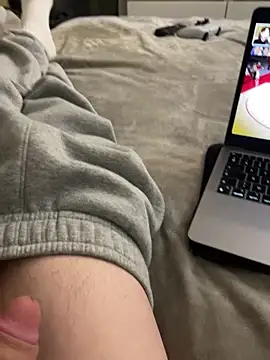 Snapshot of adlescaf9876 chatting on 10/16/25, 05:58 adlescaf9876 online show from 10/16/25, 05:58