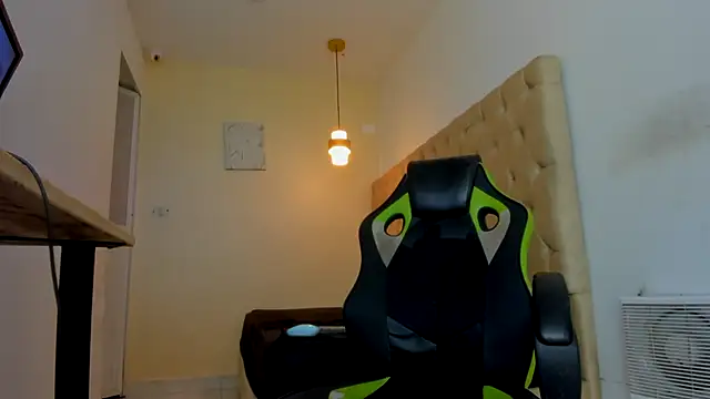 Darkknightx01 online show from 10/27/25, 01:09