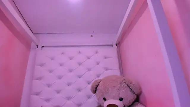 eimy skinny  online show from 04/15/26, 02:24