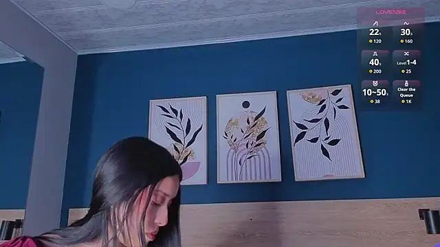 Snapshot of SarahMiler_ chatting on 09/11/25, 12:05 SarahMiler online show from 09/11/25, 12:05