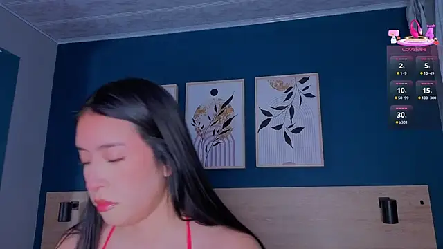 Snapshot of SarahMiler_ chatting on 09/23/25, 12:52 SarahMiler online show from 09/23/25, 12:52