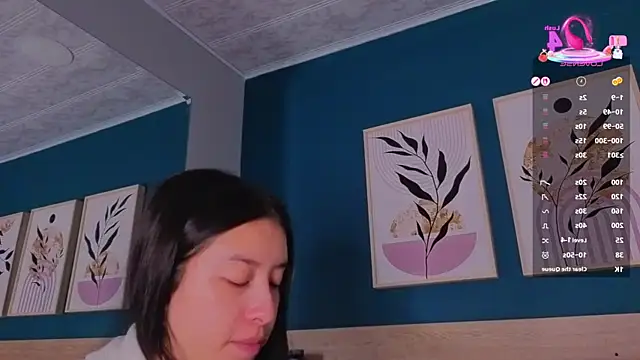 Snapshot of SarahMiler_ chatting on 10/18/25, 11:44 SarahMiler online show from 10/18/25, 11:44