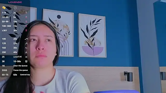 Snapshot of SarahMiler_ chatting on 10/20/25, 11:43 SarahMiler online show from 10/20/25, 11:43