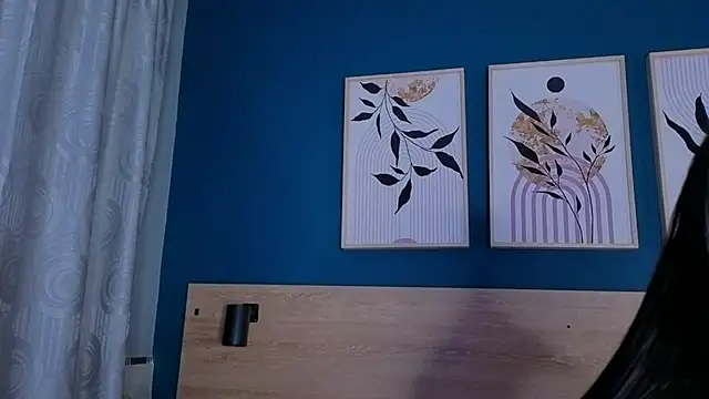 Snapshot of SarahMiler_ chatting on 10/21/25, 11:55 SarahMiler online show from 10/21/25, 11:55