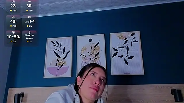 Snapshot of SarahMiler_ chatting on 10/22/25, 11:43 SarahMiler online show from 10/22/25, 11:43