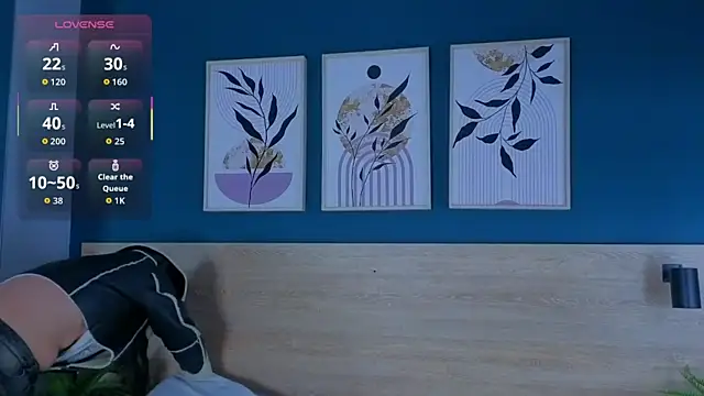 Snapshot of SarahMiler_ chatting on 10/24/25, 11:39 SarahMiler online show from 10/24/25, 11:39