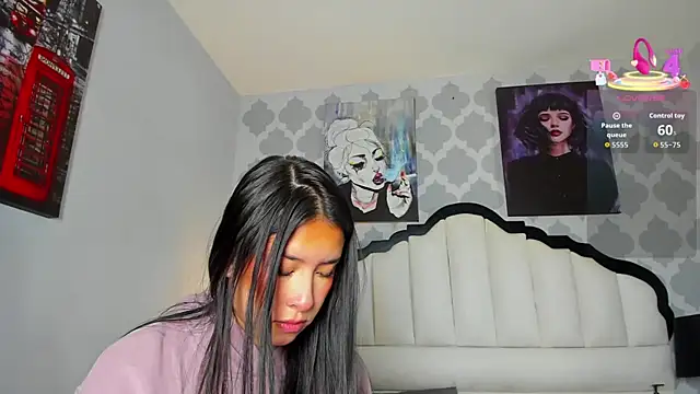 Snapshot of SarahMiler_ chatting on 11/04/25, 07:46 SarahMiler online show from 11/04/25, 07:46