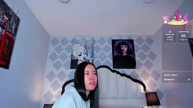 Snapshot of SarahMiler_ chatting on 11/09/25, 02:37 SarahMiler online show from 11/09/25, 02:37