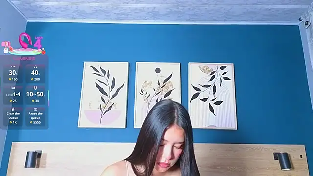 Snapshot of SarahMiler_ chatting on 11/11/25, 07:47 SarahMiler online show from 11/11/25, 07:47