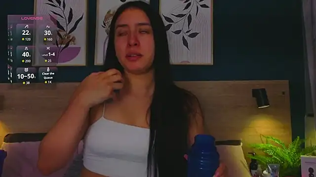 Snapshot of SarahMiler_ chatting on 11/27/25, 07:49 SarahMiler online show from 11/27/25, 07:49