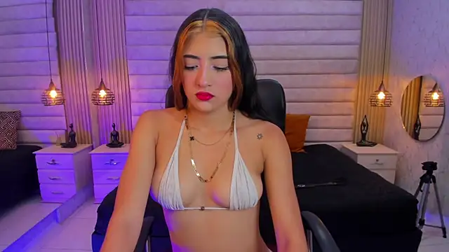 VictoriaaBlair online show from 04/10/26, 07:40