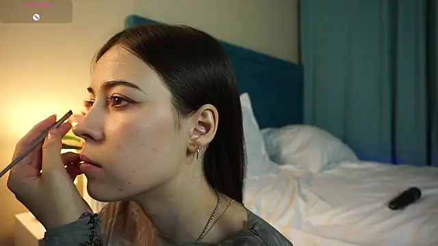 ywixos online show from 11/12/25, 01:44