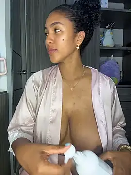 Mia sweet80 online show from 10/15/25, 02:55