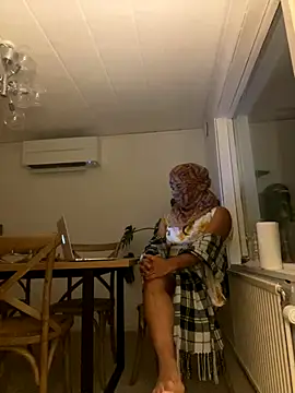 latina-pene online show from 12/16/25, 05:51