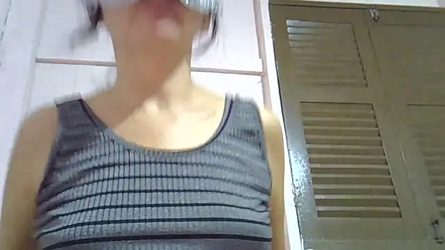 Luana sexy42 online show from 04/17/26, 03:20