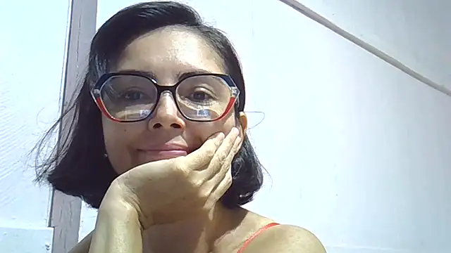 Luana sexy42 online show from 05/24/26, 02:05
