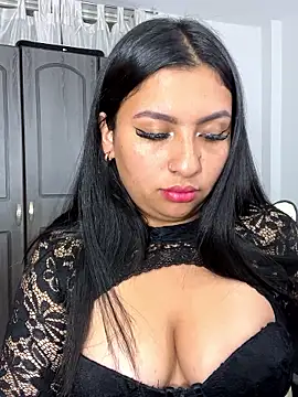 Snapshot of Issa_Santana chatting on 11/08/25, 08:07 Issa Santana online show from 11/08/25, 08:07