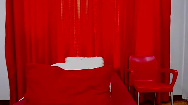 Snapshot of SexyBustyBoobs chatting on 11/29/25, 03:31 SexyBustyBoobs online show from 11/29/25, 03:31