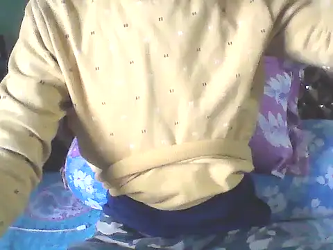 Snapshot of darkbluemoon chatting on 12/23/25, 08:12 darkbluemoon online show from 12/23/25, 08:12