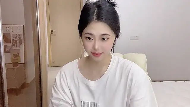 suki-1 online show from 10/17/25, 03:25