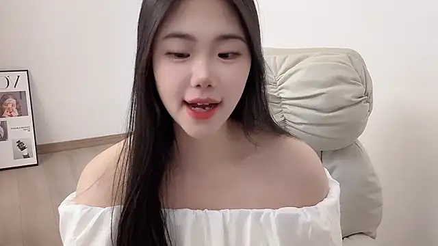 suki-1 online show from 03/12/26, 03:29