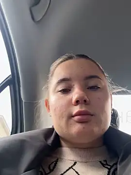 Snapshot of StephanieMur chatting on 10/02/25, 03:57 StephanieMur online show from 10/02/25, 03:57